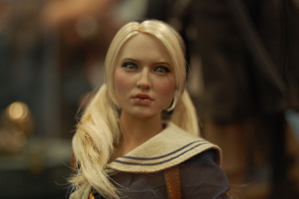Hot Toys Baby Doll Fwoosh