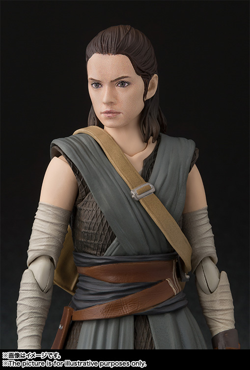 Bandai-SH-Figuarts-Star-Wars-The-Last-Jedi-Rey-Promo-07.jpg