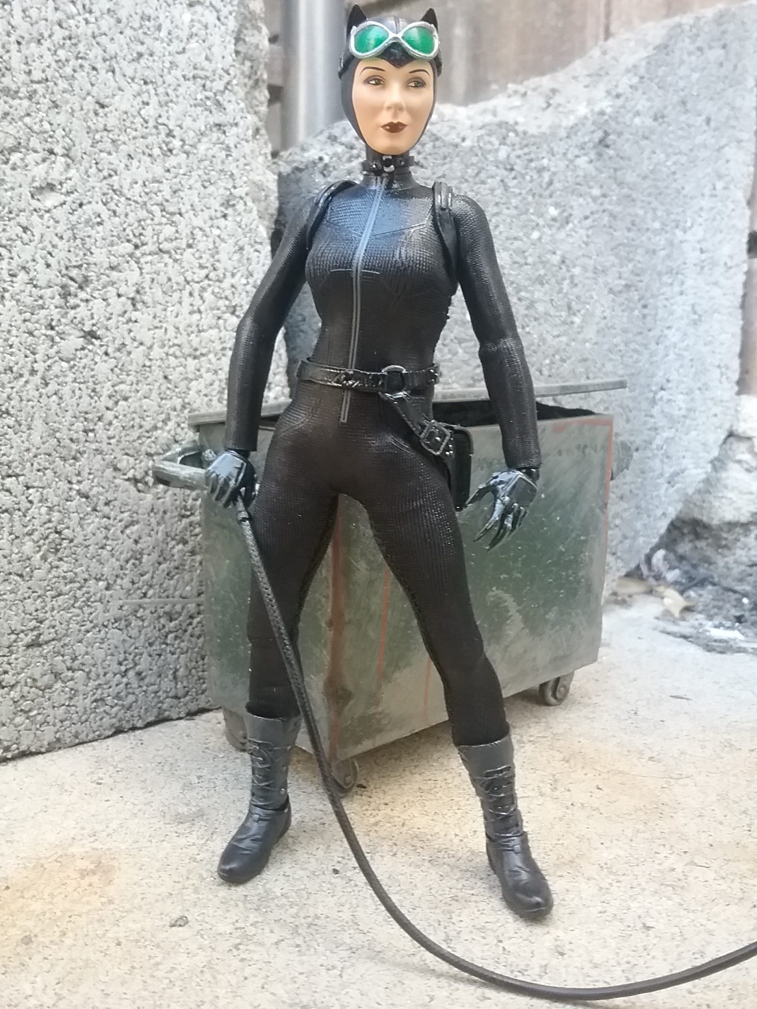 Mezco One12 Collective DC Catwoman Review The Fwoosh