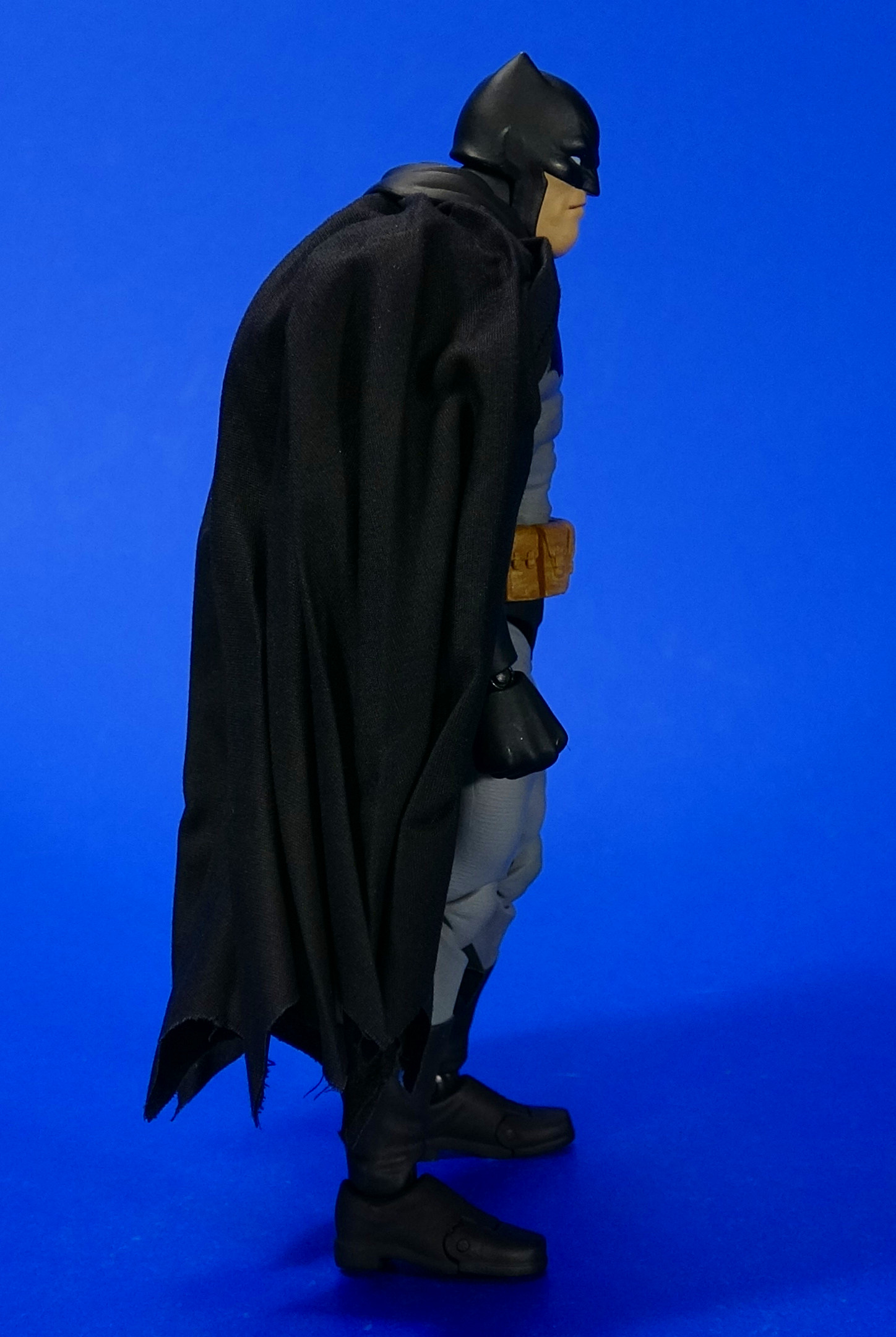 Medicom MAFEX The Dark Knight Returns Batman Blue Version & Robin, Action Figure Con Mantello In Tessuto