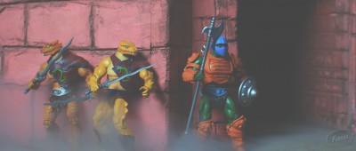 motuc snake men