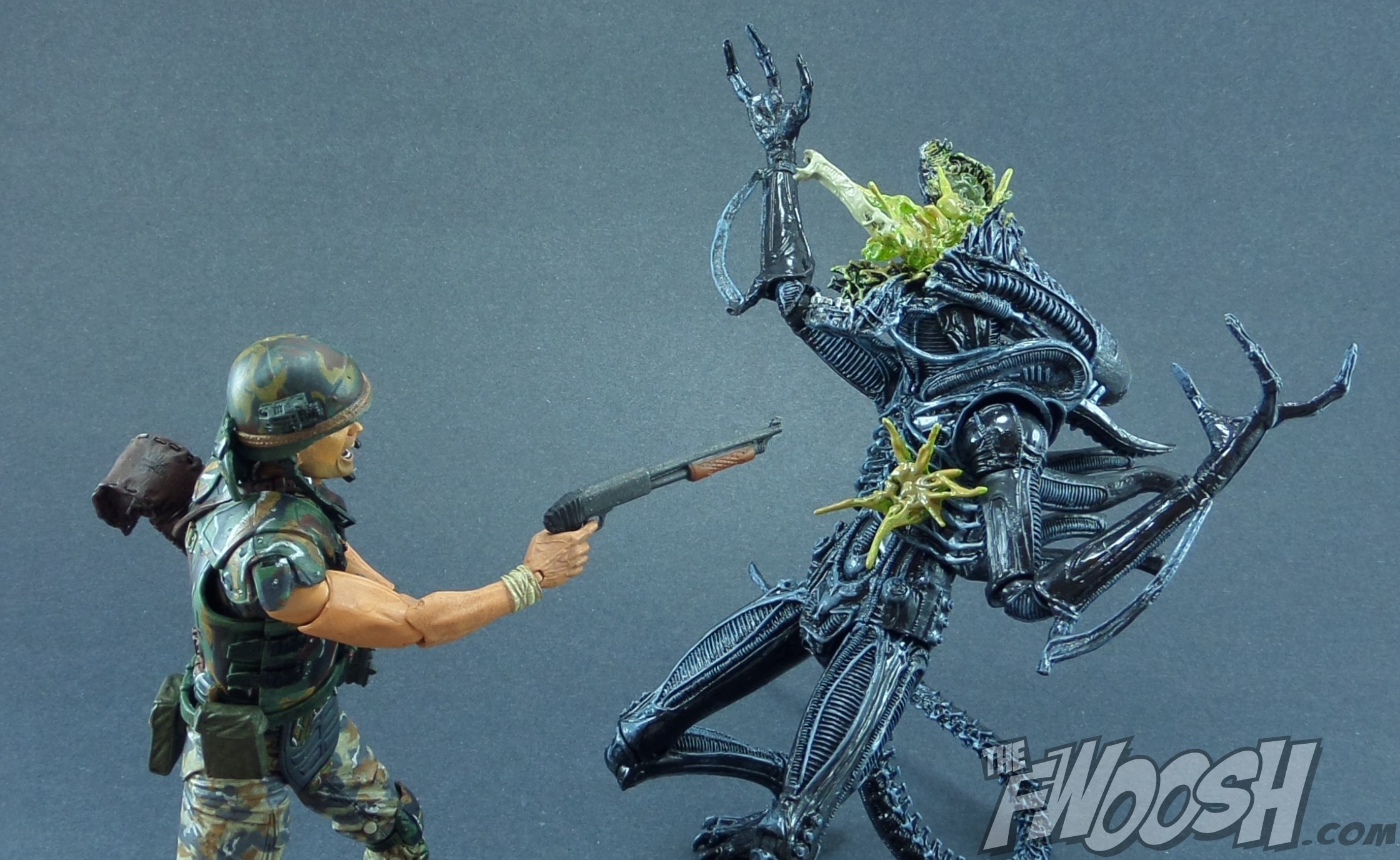 Aliens 7" Scale 2-pack Corporal Hicks vs Battle Damaged Xenomorph Warrior NECA 