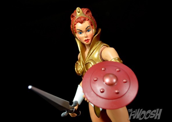 Masters-of-the-Universe-Classics-MOTUC-Talon-Fighter-and-Point-Dread-Review-teela-en-garde