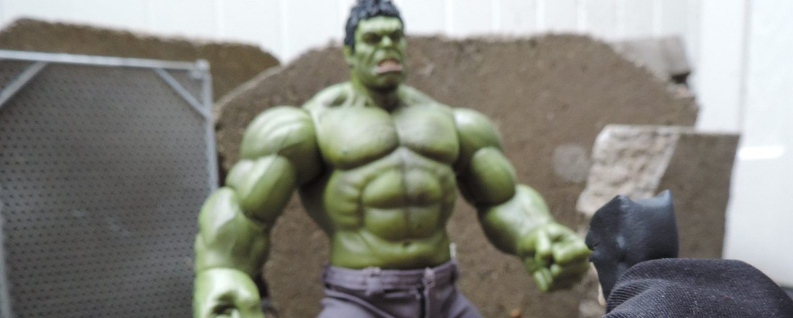Hot Toys Ko Mini Hulk Figure