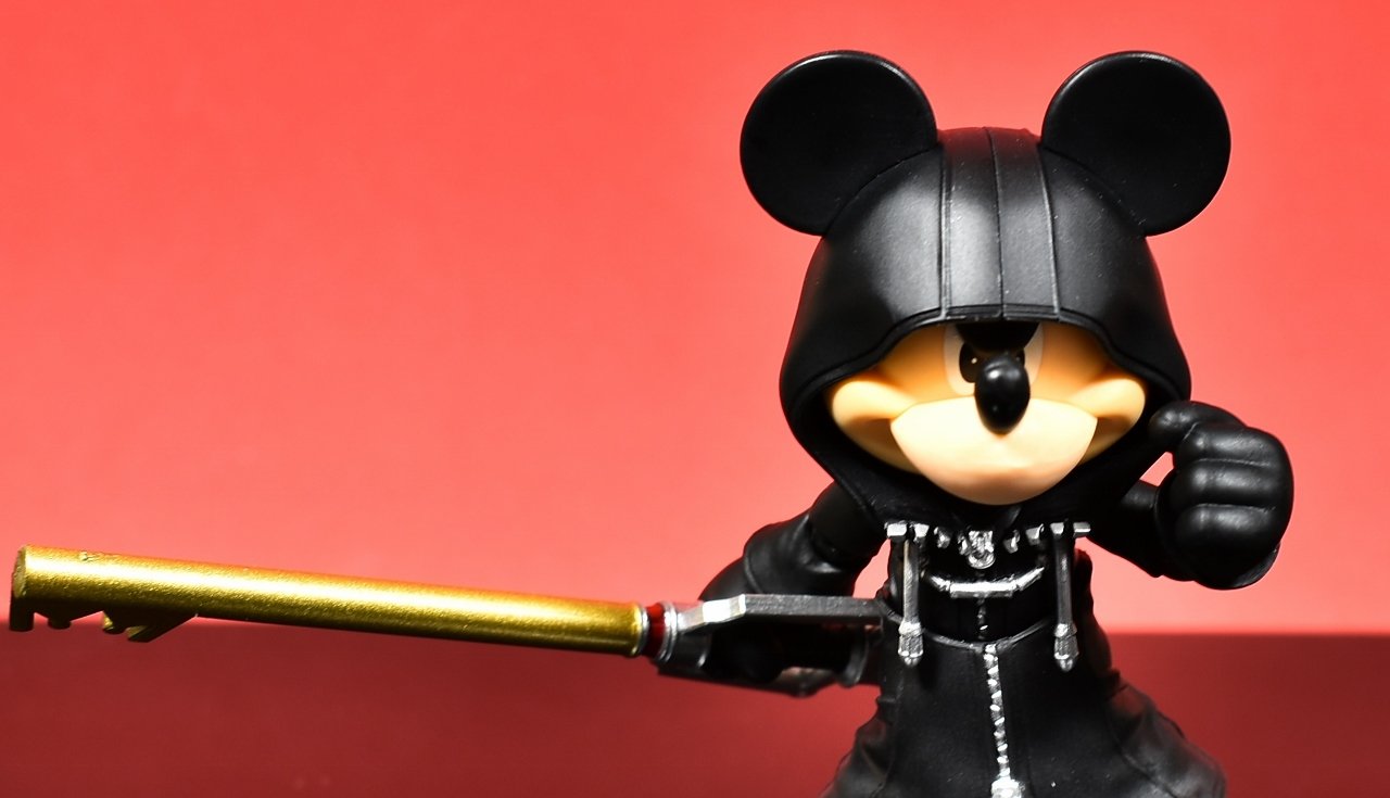 King Mickey Action Figure Kingdom Hearts Play Arts 