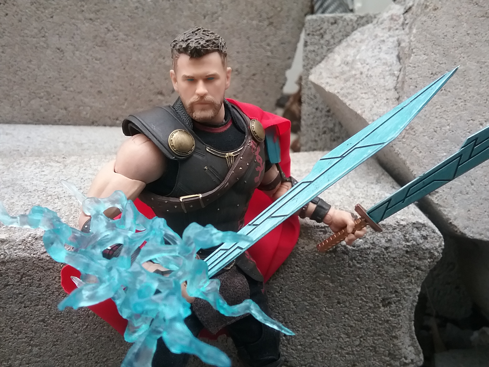 mezco ragnarok thor