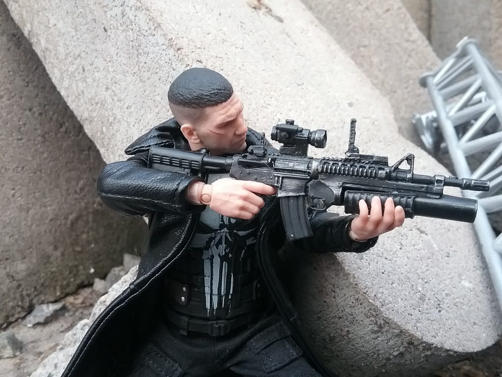 Mezco: One:12 Collective Netflix Punisher Review