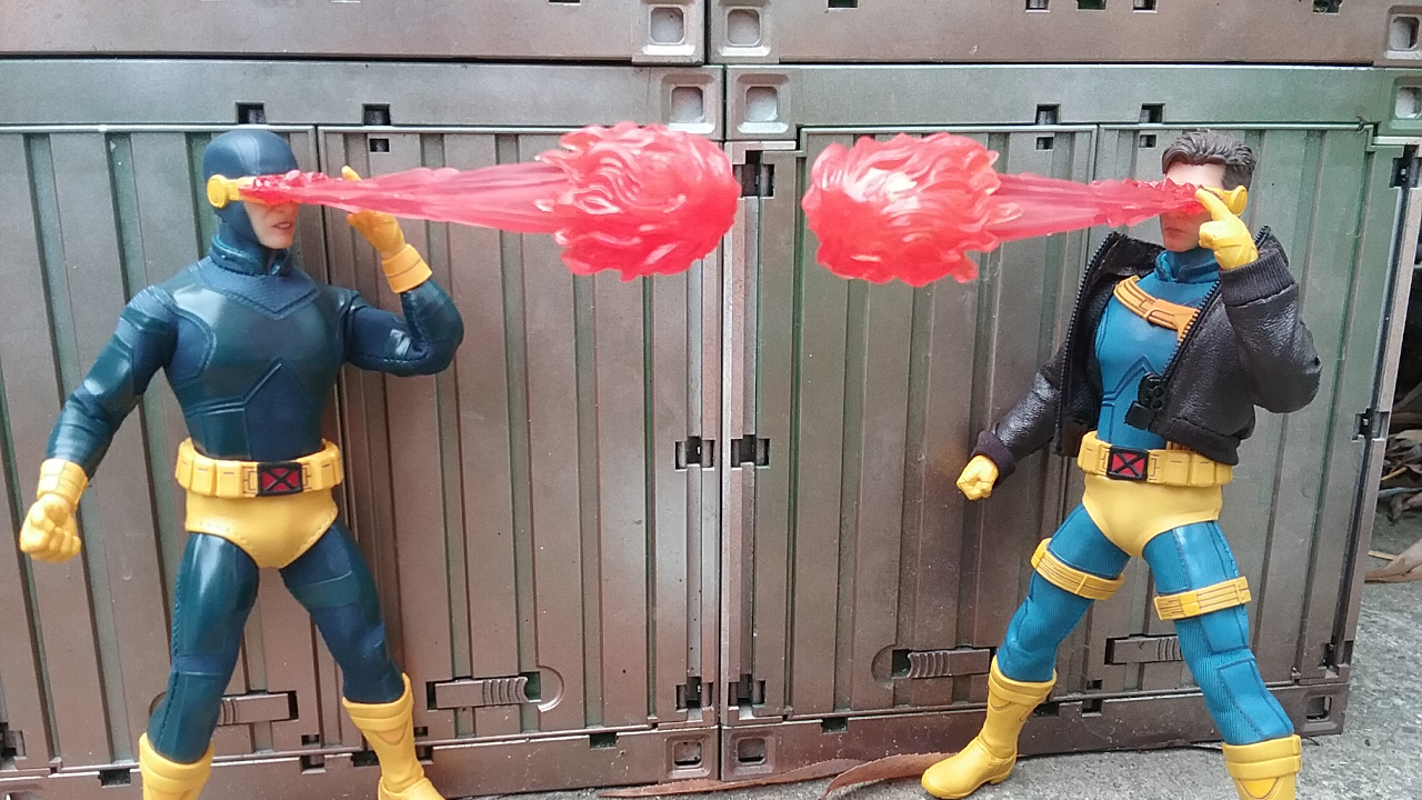 Mezco: One:12 Collective Marvel X-Men Cyclops Showdown