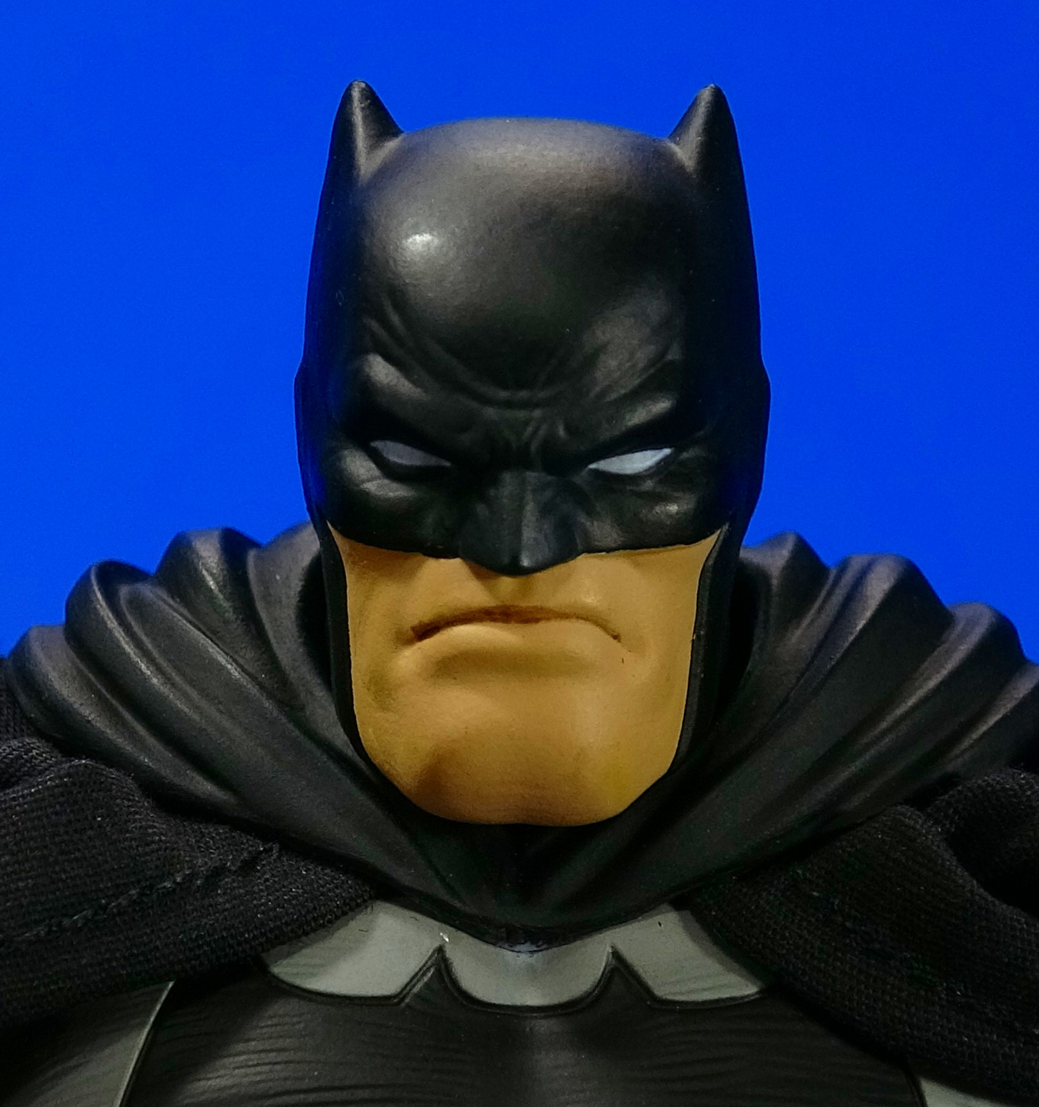 Medicom: MAFEX The Dark Knight Returns Batman Video and Quick Pics