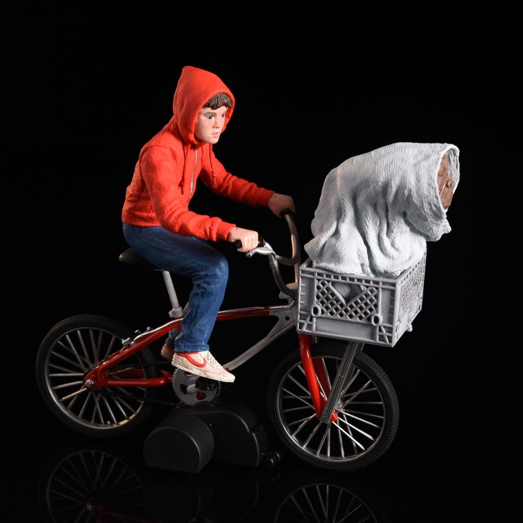 E.T. the Extra-Terrestrial Elliott and E.T. on Bicycle 40th Anniversary 7-Inch S